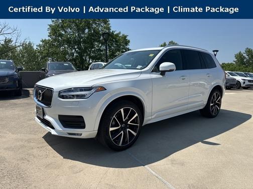 2022 Volvo XC90 T6 AWD Momentum 7 Seater