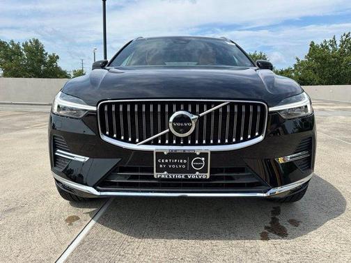 Onyx Black Metallic 2023 Volvo XC60 B5 Ultimate Bright Theme