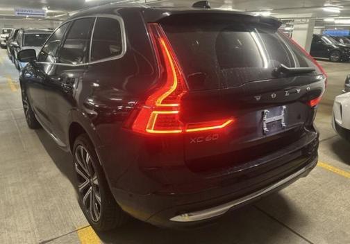Onyx Black Metallic 2023 Volvo XC60 B5 Ultimate Bright Theme