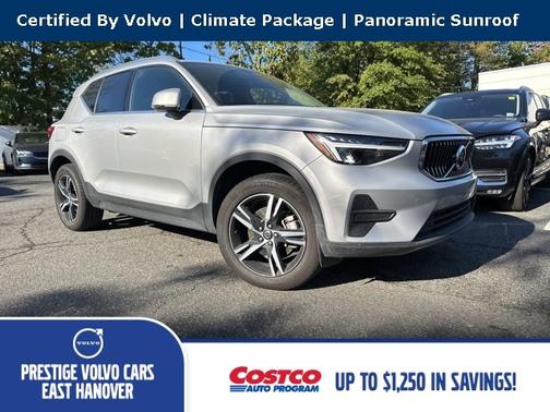 2025 Volvo XC40 B5 Core Bright Theme