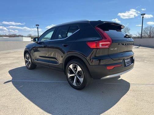 Onyx Black Metallic 2023 Volvo XC40 B5 Plus Bright Theme