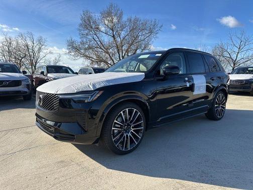 Onyx Black Metallic 2026 Volvo XC90 B6 Ultra Dark Theme 7-Seater