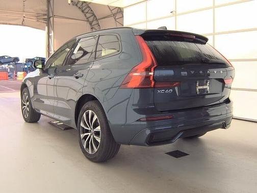 2025 Volvo XC60 Plus