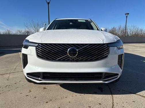 Crystal White Pearl 2026 Volvo XC90 B6 Ultra 7-Seater