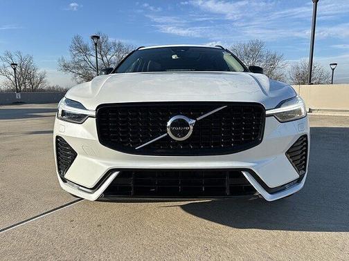 2025 Volvo XC60 Plus
