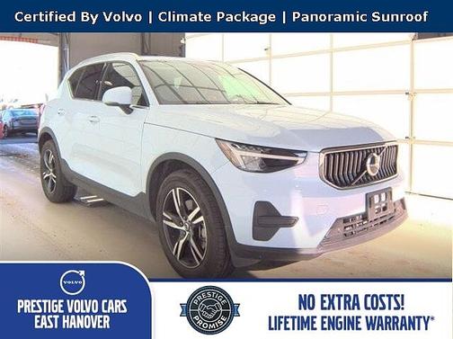 2025 Volvo XC40 Core