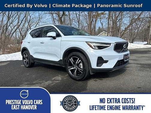 2025 Volvo XC40 Core