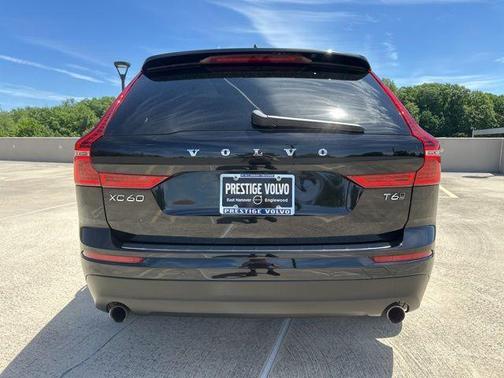 Onyx Black Metallic 2018 Volvo XC60 T6 Momentum