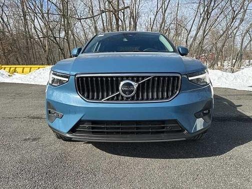 2025 Volvo XC40 Plus
