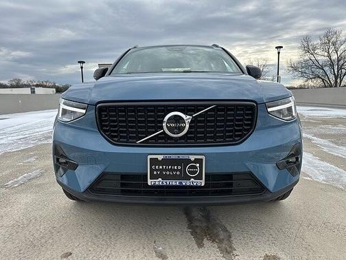 2025 Volvo XC40 Plus