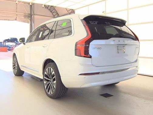 2025 Volvo XC90 Plus