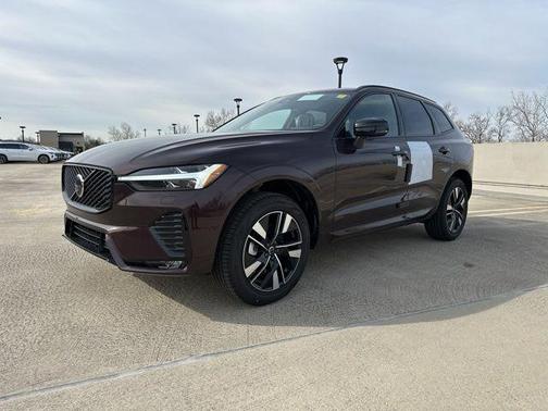 Mulberry Metallic 2026 Volvo XC60 B5 Plus