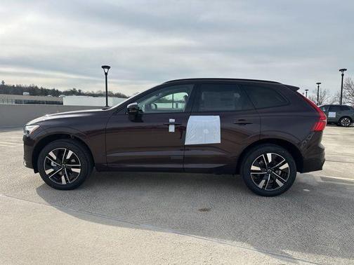 Mulberry Metallic 2026 Volvo XC60 B5 Plus