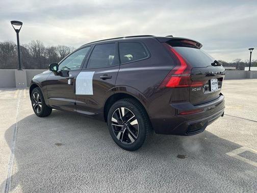 Mulberry Metallic 2026 Volvo XC60 B5 Plus