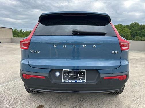 Fjord Blue Metallic 2023 Volvo XC40 B5 Plus Dark Theme