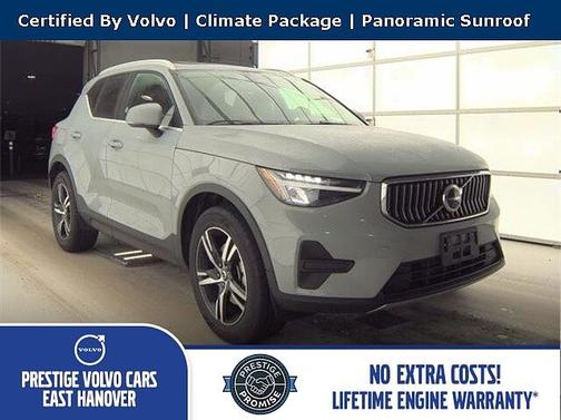2025 Volvo XC40 Core