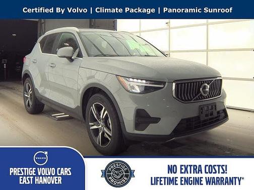 2025 Volvo XC40 Core