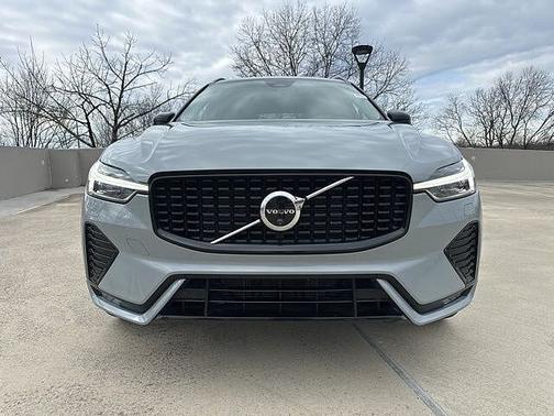 2025 Volvo XC60 Plus