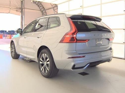 2025 Volvo XC60 Core
