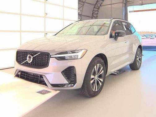 2025 Volvo XC60 Core