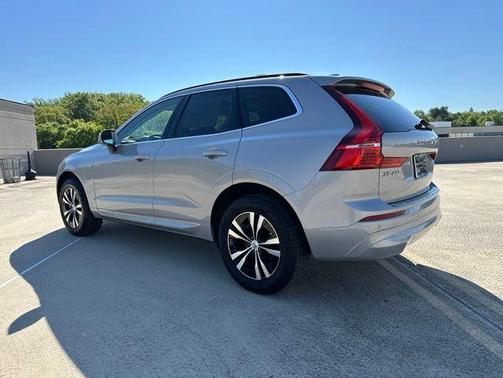 Silver 2023 Volvo XC60 B5 Core