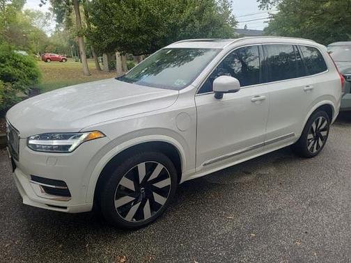 2024 Volvo XC90 T8 Ultimate 6-Seater