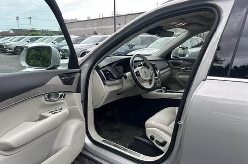 Silver 2023 Volvo XC90 B6 Plus 6-Seater