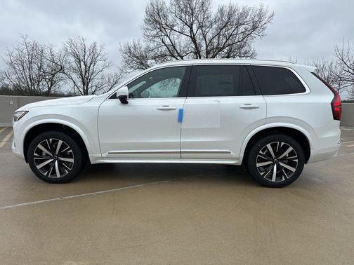 Crystal White Pearl 2026 Volvo XC90 B5 Core