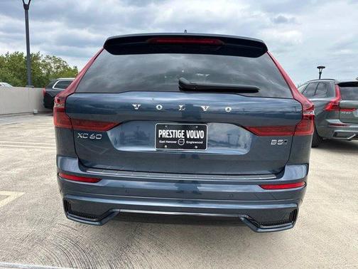 Denim Blue Metallic 2027 Volvo XC60 B5 PLUS