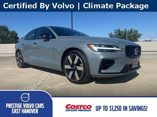 2024 Volvo S60 Recharge Plug-In Hybrid T8 Ultimate Dark