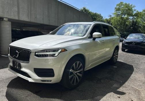 Crystal White Metallic 2023 Volvo XC90 B6 Core