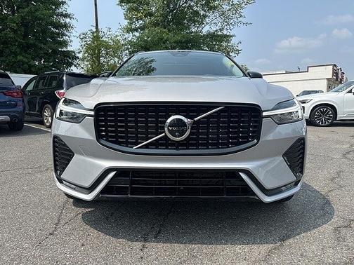 2025 Volvo XC60 Plus