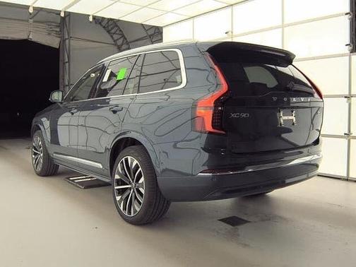 2025 Volvo XC90 Plus