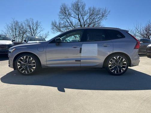 Silver 2026 Volvo XC60 Plug-In Hybrid T8 Ultra