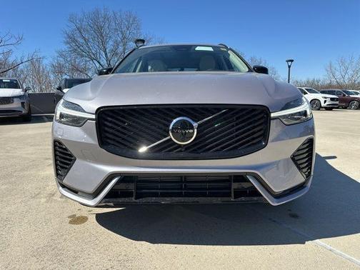Silver 2026 Volvo XC60 Plug-In Hybrid T8 Ultra