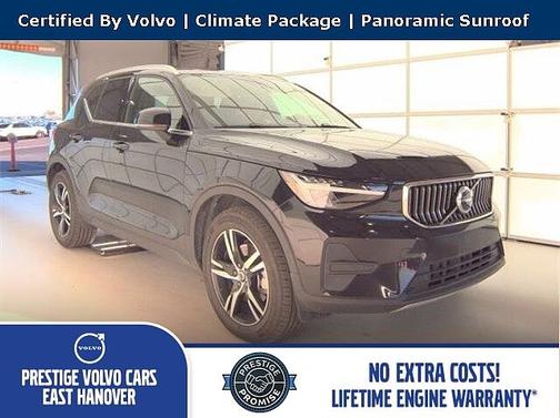 2025 Volvo XC40 Core