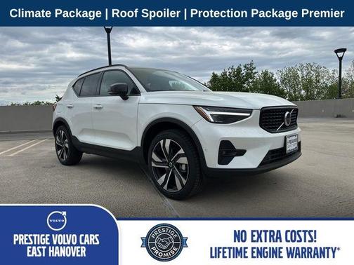 Crystal White 2026 Volvo XC40 B5 Ultra