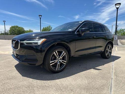 Onyx Black Metallic 2019 Volvo XC60 T6 Momentum
