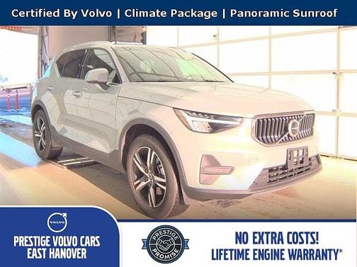 2025 Volvo XC40 Core