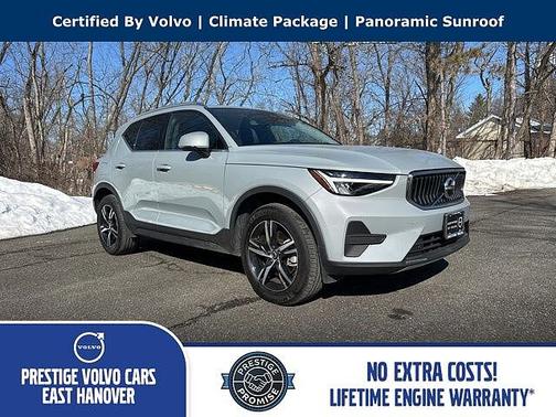 2025 Volvo XC40 Core