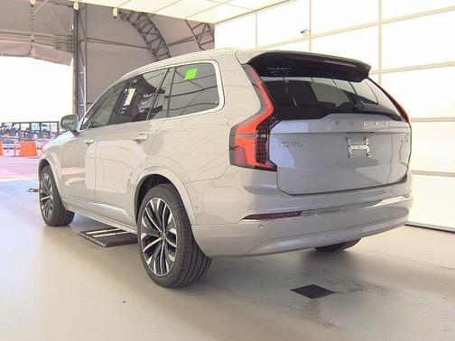 2025 Volvo XC90 Plus