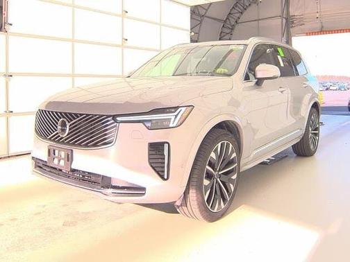 2025 Volvo XC90 Plus