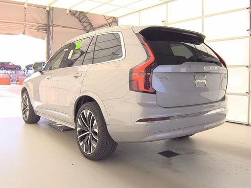 2025 Volvo XC90 Plus