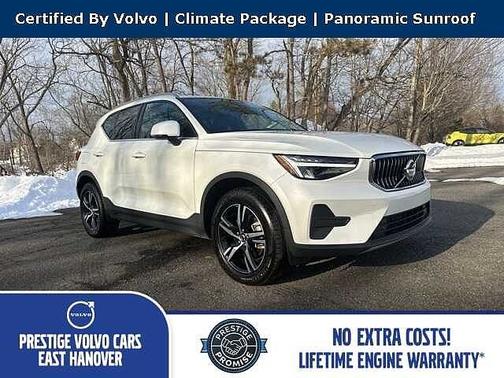 2025 Volvo XC40 Core