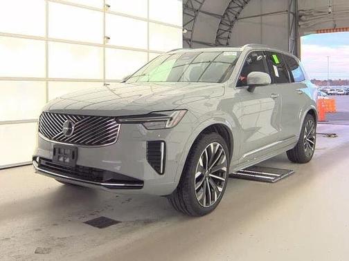 2025 Volvo XC90 Plus