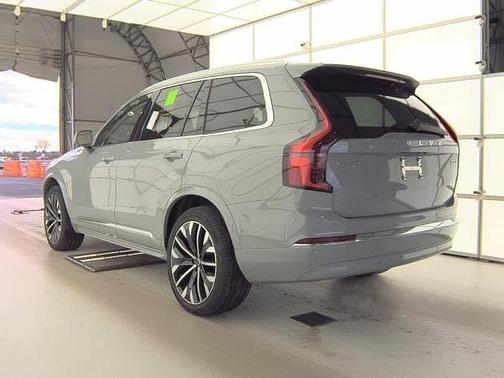 2025 Volvo XC90 Plus