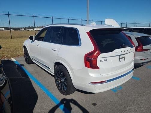 2025 Volvo XC90 Core