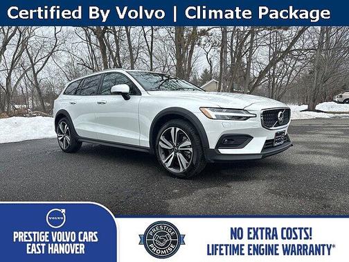 2025 Volvo V60 Cross Country Plus