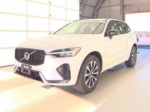 2025 Volvo XC60 Plus