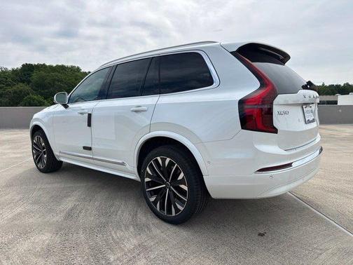 Crystal White Pearl 2026 Volvo XC90 B5 Plus 7-Seater